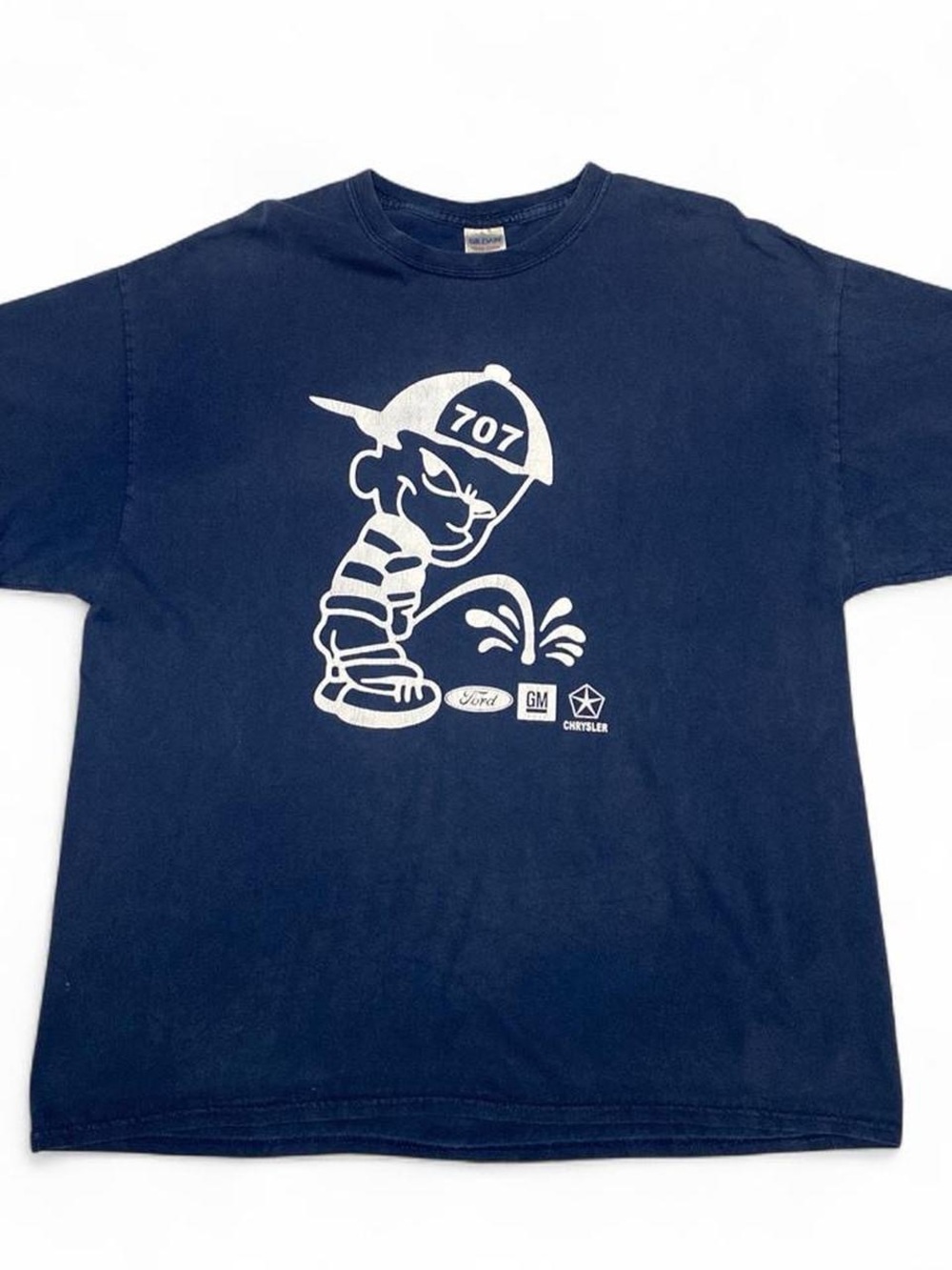 Vintage Calvin pissing navy graphic tshirt